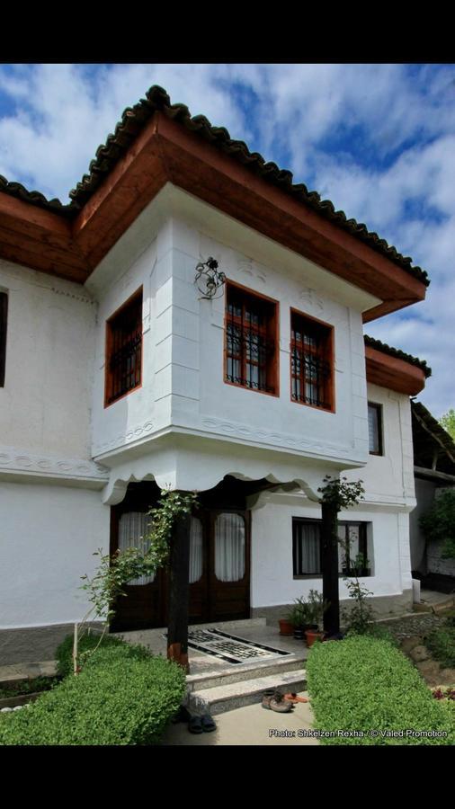 לינה וארוחת בוקר Gjakova Bujtina Zhaveli מראה חיצוני תמונה