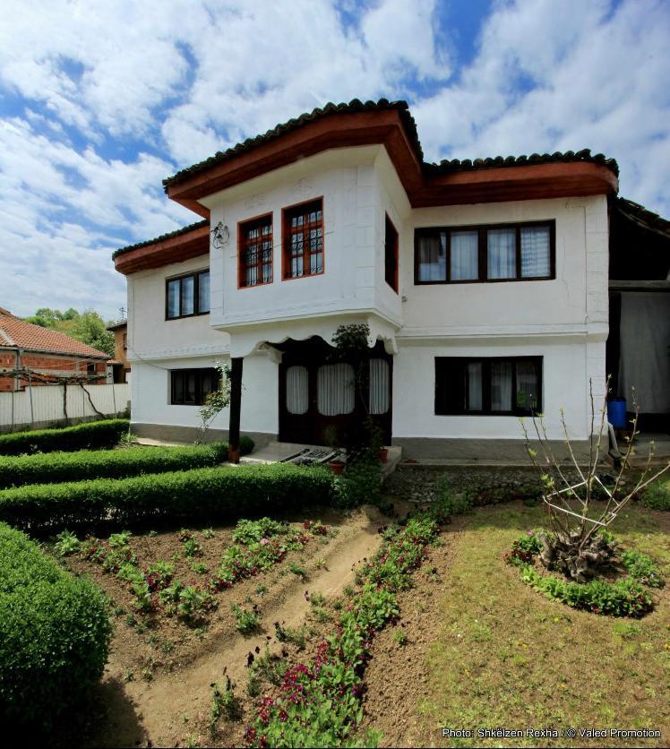 לינה וארוחת בוקר Gjakova Bujtina Zhaveli מראה חיצוני תמונה
