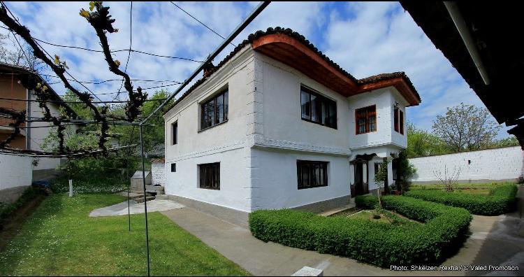 לינה וארוחת בוקר Gjakova Bujtina Zhaveli מראה חיצוני תמונה